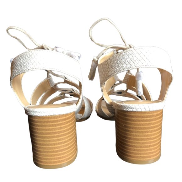 NWT-Expression off-white-taupe-gray sandals size 10 - Picture 4 of 7